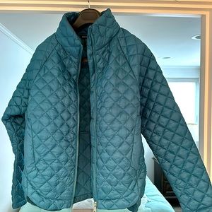 ATHLETA Green Whisper puffer jacket, size Medium